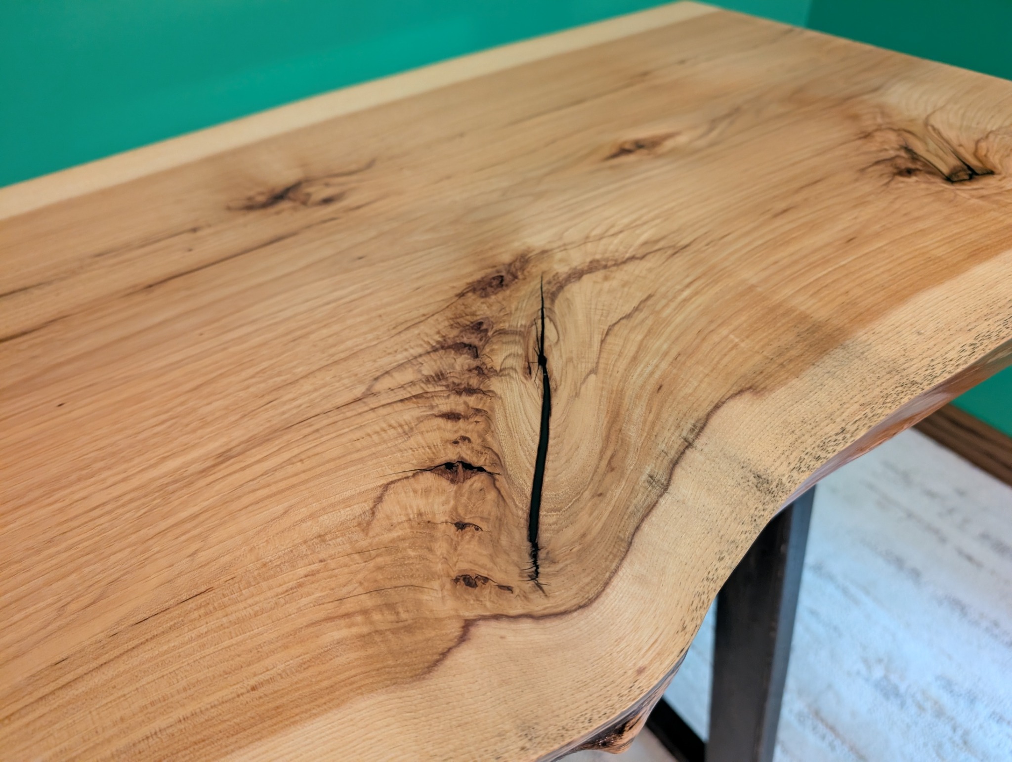 Close view of a dramatic natural feature in the hickory slab